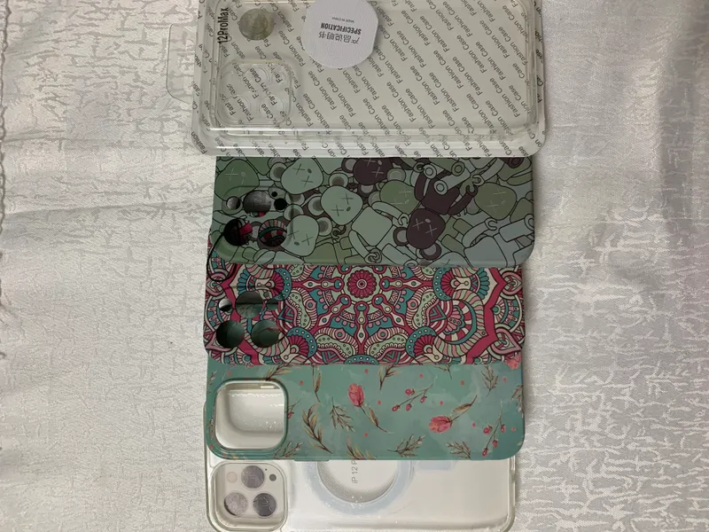 Iphon 12 pro max chehol