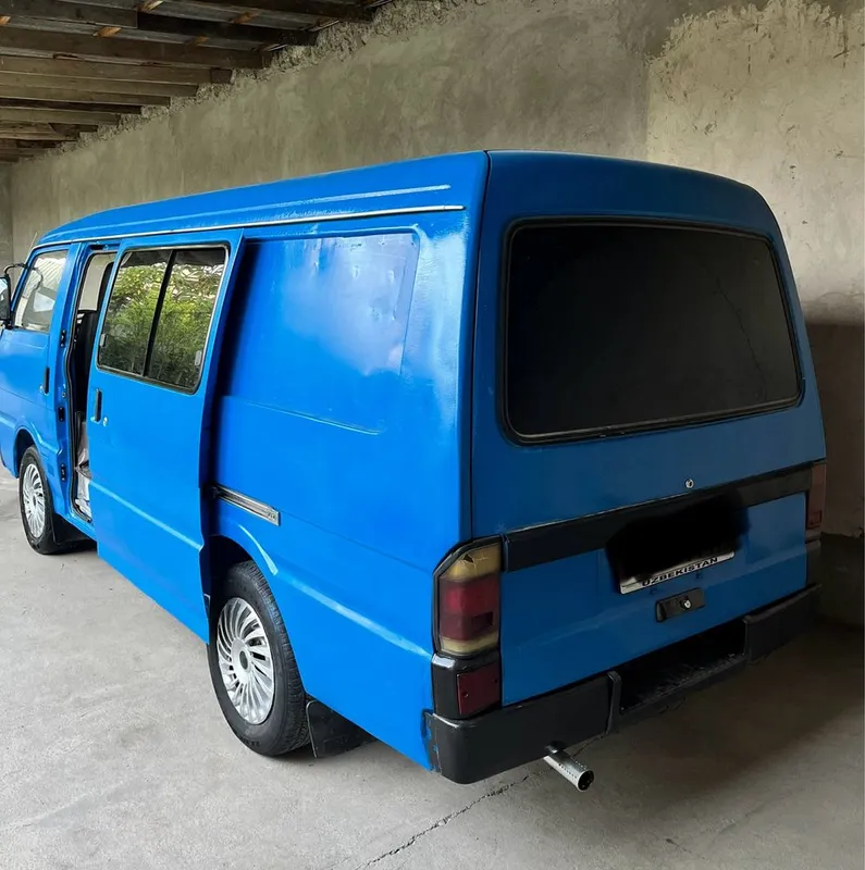 Mazda 2200 грузопассажир 3 Mazda 2200 грузопассажир 3