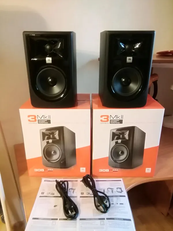 JBL 305P MkII 1