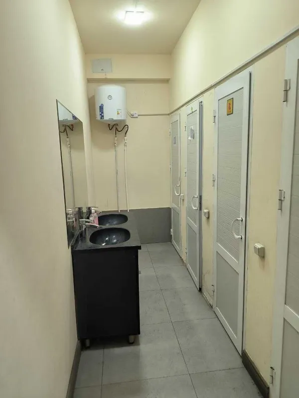 Labzak, Lokomotiv bog'ida ijaraga noturar 18 m2 joy beriladi. — фото 3