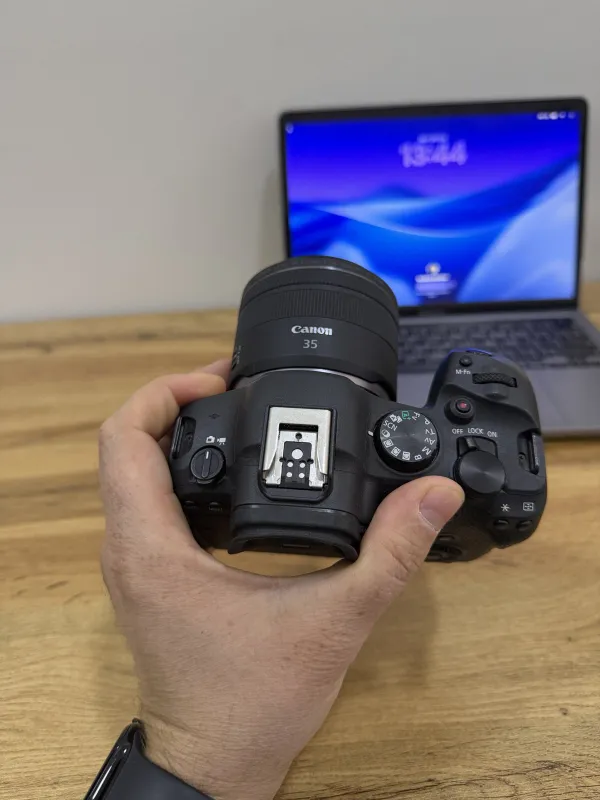 Canon EOS R6 Mark II + RF 35mm f/1.8 Macro 6