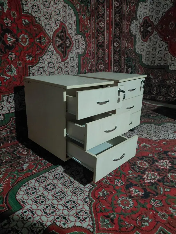 продаются тумбочки 2