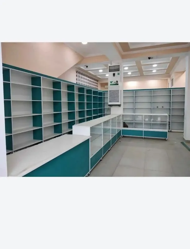 Apteka va magazinlar uchun poʻlka vitrina