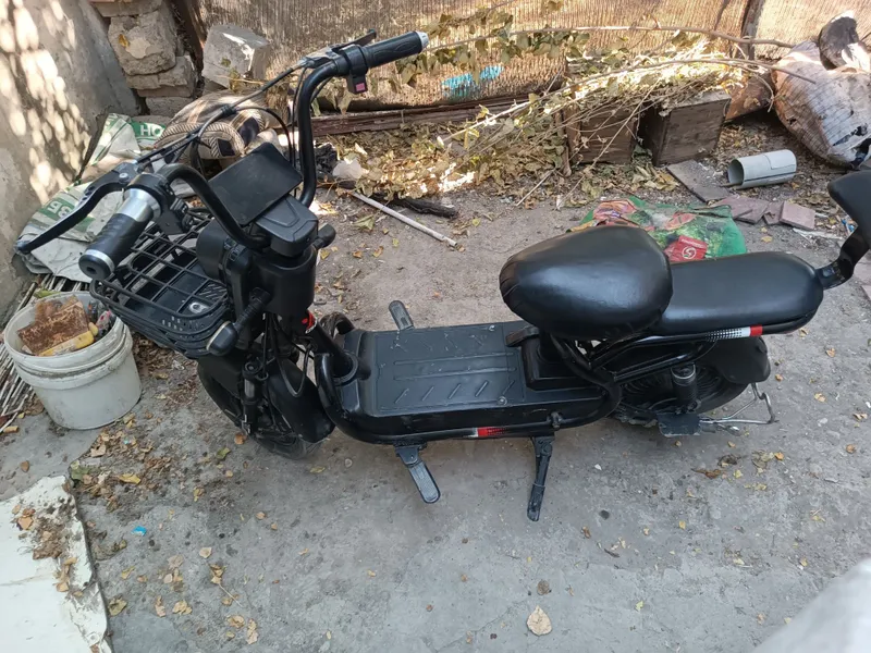 Skuter sotiladi. 1 Skuter sotiladi. 1