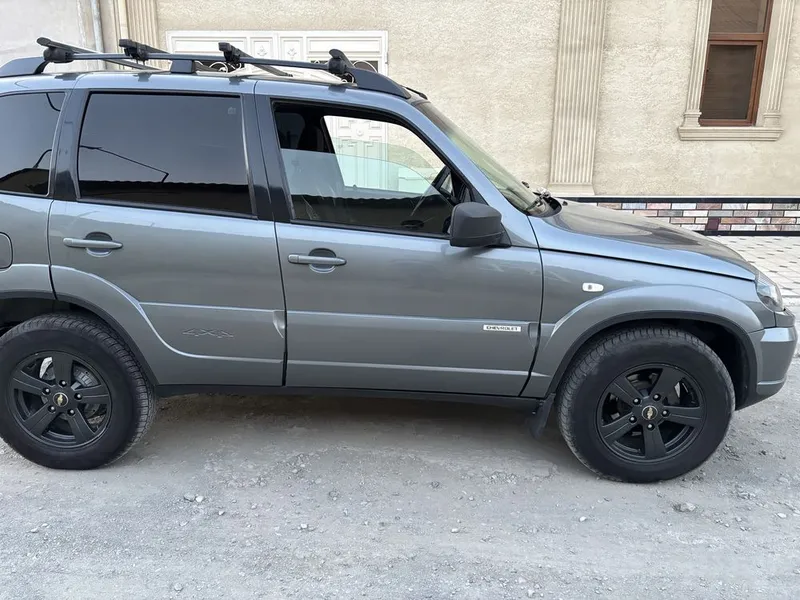 Chevrolet Niva 4x4 — фото 1