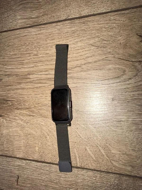 Huawei Band 10 ideal holatdagisi