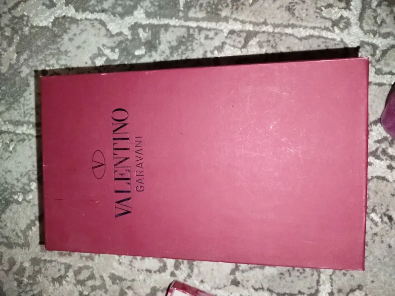 Valentino oyoq kiyim umuman kiyilmagan 1