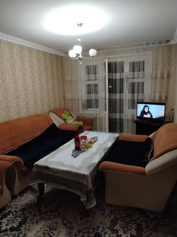 Квартира продаётся: 2-комнатная, переделана в 3-комнатную, Фергана 7