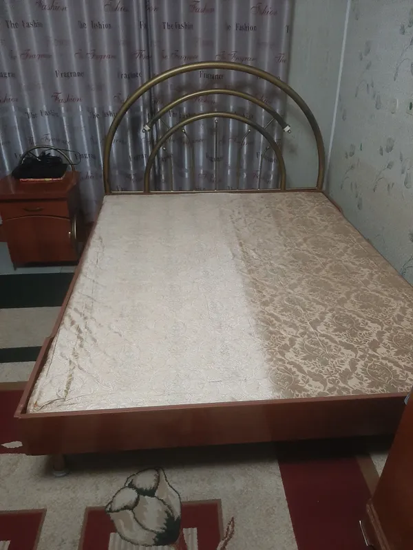 кровать