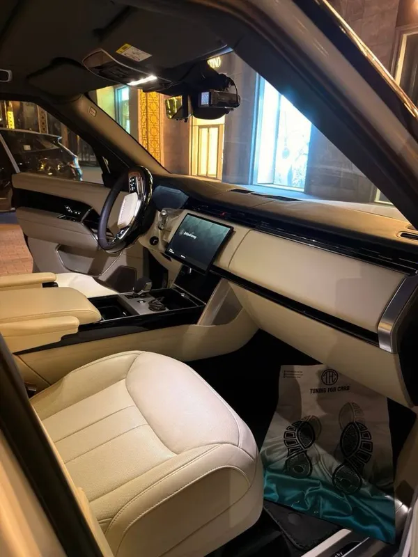 Range Rover P 530 Long 2024 год — фото 3