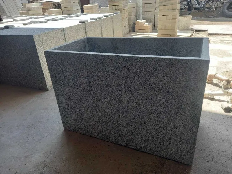 Granit, mramor gultuvak / Гранитные, мраморные цветочницы 1
