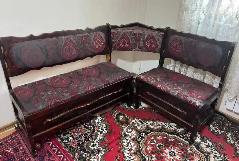 Ugolok +Stol +2 ta Stul tegi sandiqli 800 min som — фото 1