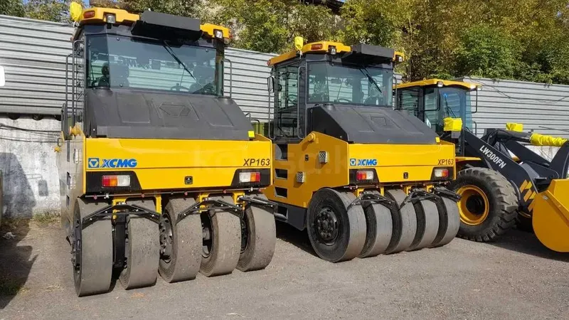 XCMG XP163 самоходный статический пневмоколесный каток 16 тонн — фото 7