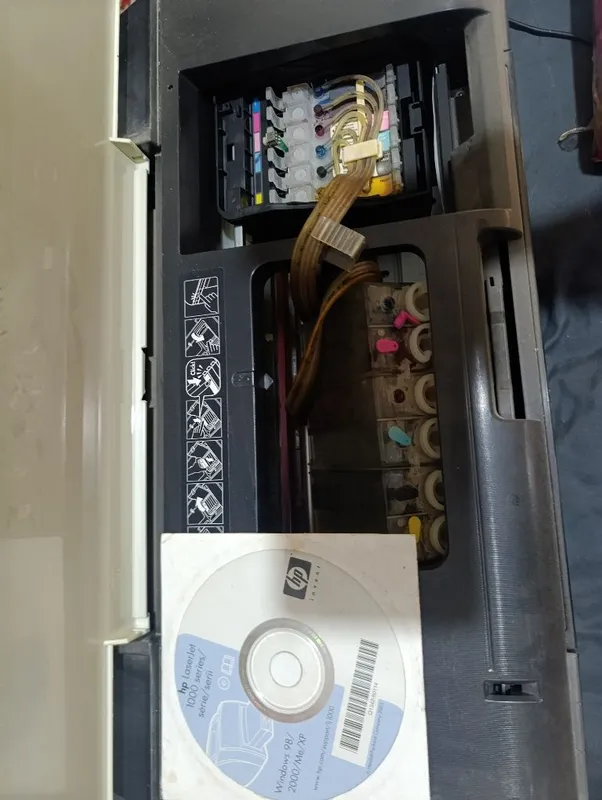 Продаю цветной принтер epson 2
