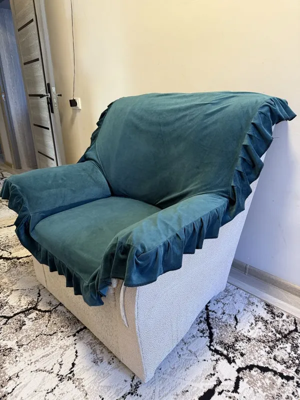 Gilam eni 3m, bo’yi 5m. Divan kreslo rangi bejvi — фото 1