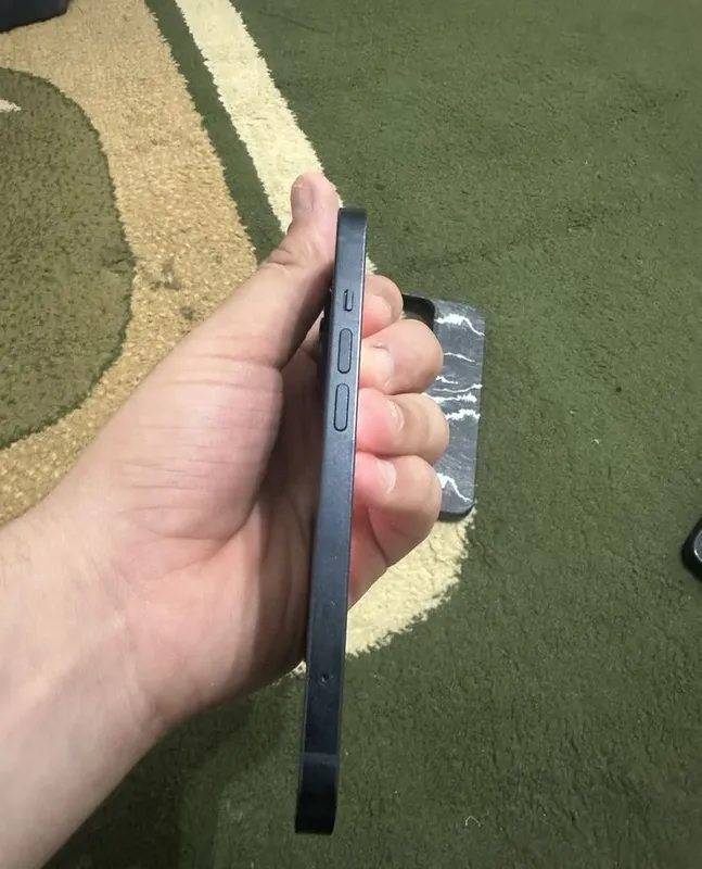 Iphone 13 midnight 6 Iphone 13 midnight 6