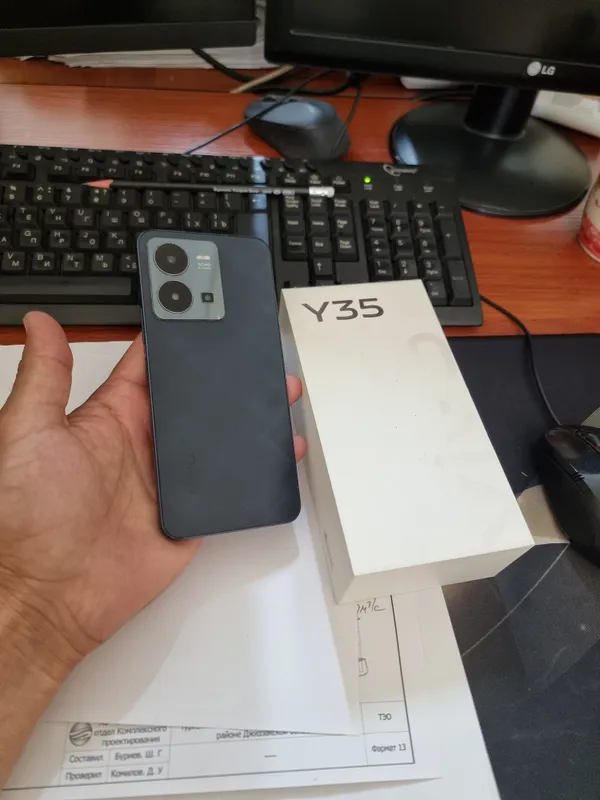 Vivo Y35 5G 128gb iwlawi zur aybi yuq tozza telefon — фото 1