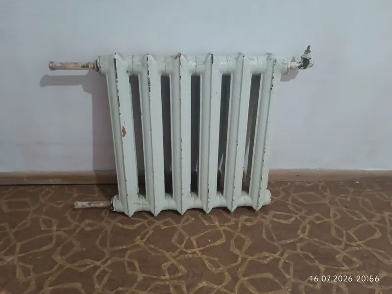 Чугунный батарея, (радиатр труба) продаётся 2 Чугунный батарея, (радиатр труба) продаётся 2