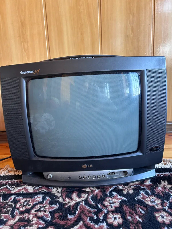 Televizor LG (лж) holati yaxshi ko’rsatadi 1 Televizor LG (лж) holati yaxshi ko’rsatadi 1