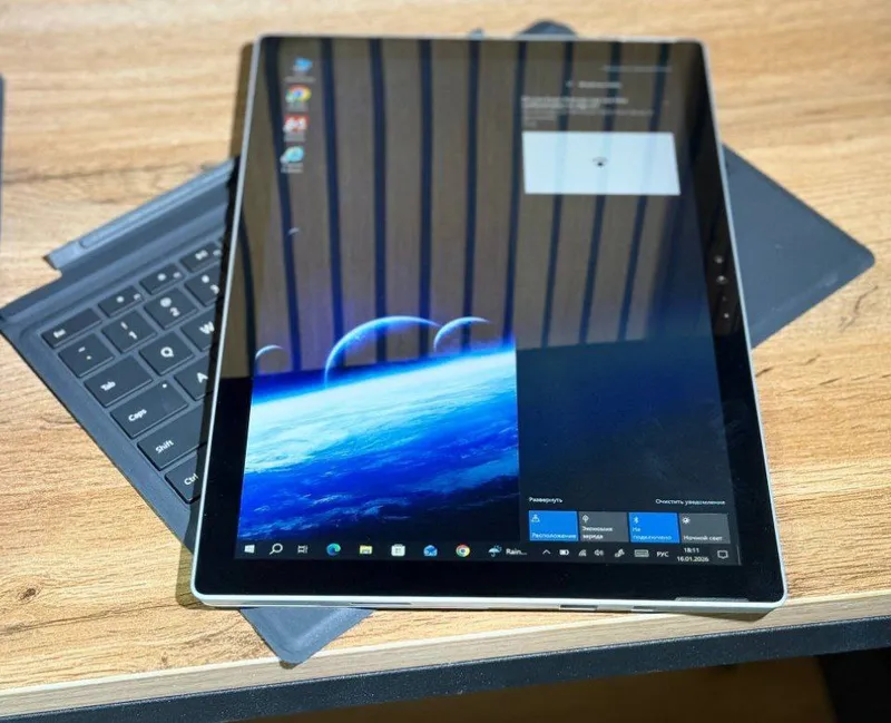 Microsoft Surface Pro 5 8GB/256GB SSD 4 Microsoft Surface Pro 5 8GB/256GB SSD 4