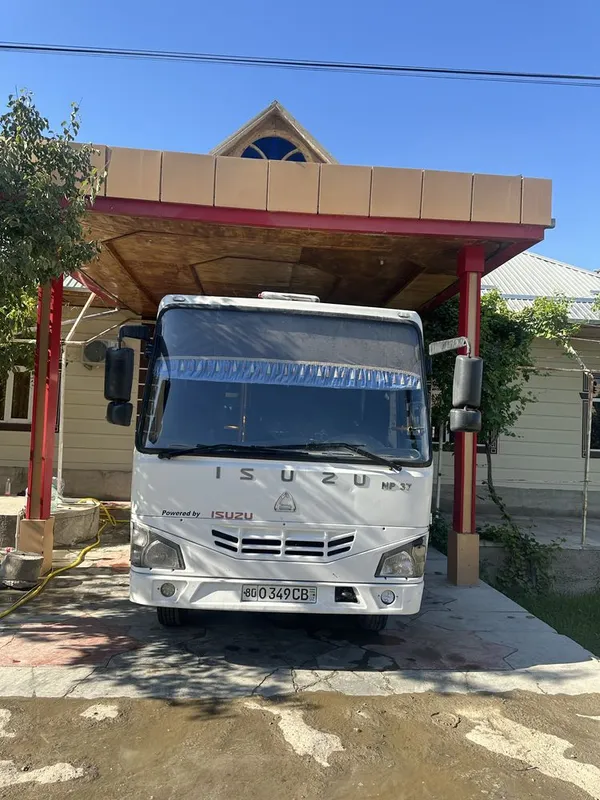 Isuzu 2016 yil holati yaxshi — фото 2