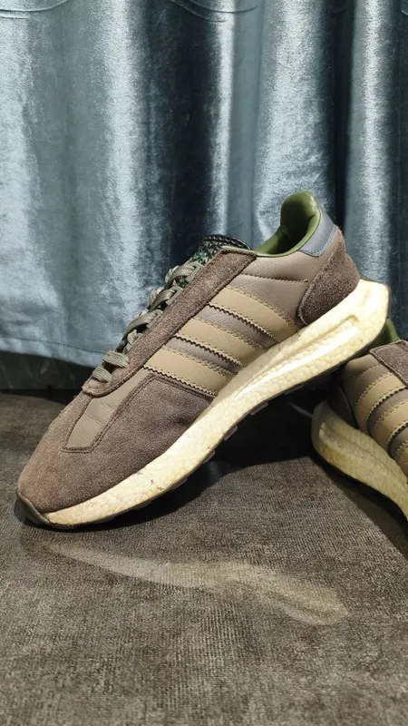 Оригинальные кроссовки Adidas — фото 4