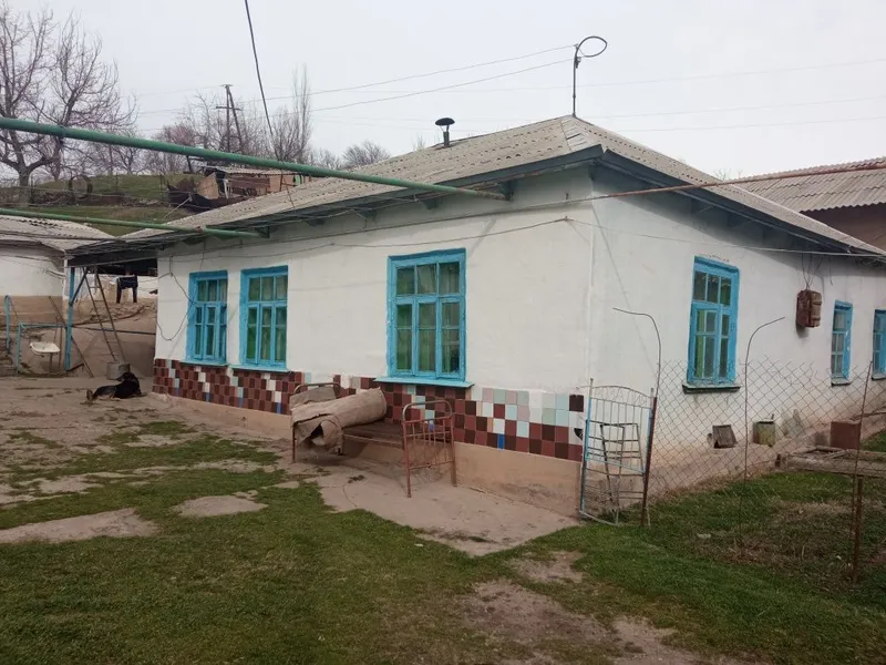 Продается дом в 40 км от Ташкента в пос.Красногорск