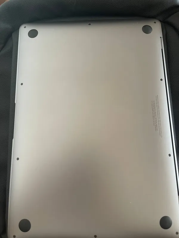 Macbook Air M1 
8/256 
89%
13 dyum