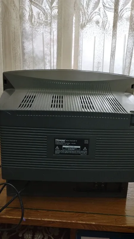 Телевизор HISENSE 2