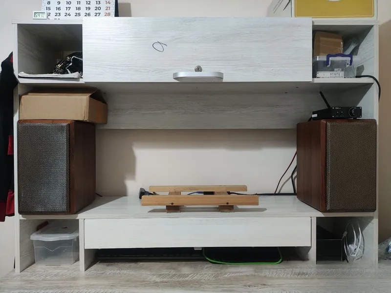 Комплект 2x полосной акустической системы класса Hi-Fi 2 Комплект 2x полосной акустической системы класса Hi-Fi 2