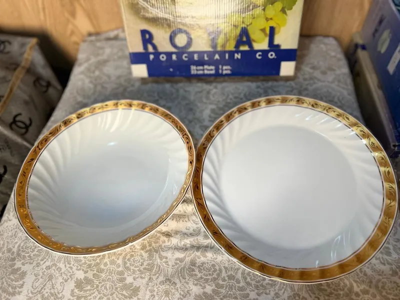 Фарфоровые тарелки Royal Porcelain — фото 2
