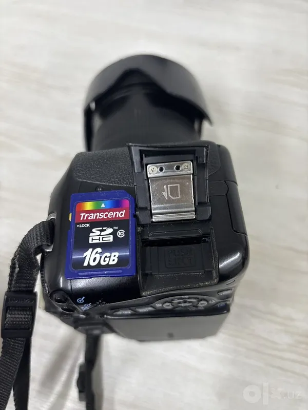 Зеркальный фотоаппарат Canon EOS 600D Kit 18-135mm IS 8 Зеркальный фотоаппарат Canon EOS 600D Kit 18-135mm IS 8