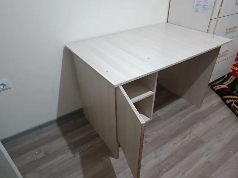 Stol sotiladi / Uy va ofis uchun qulay stol holati aʼlo 7