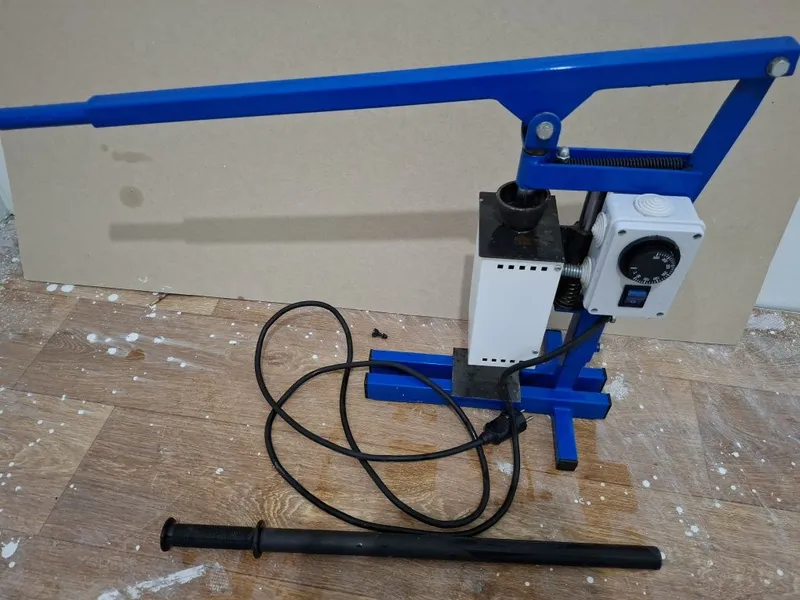 Ruchnoy plastmassa qòyadigan apparat sotiladi 3