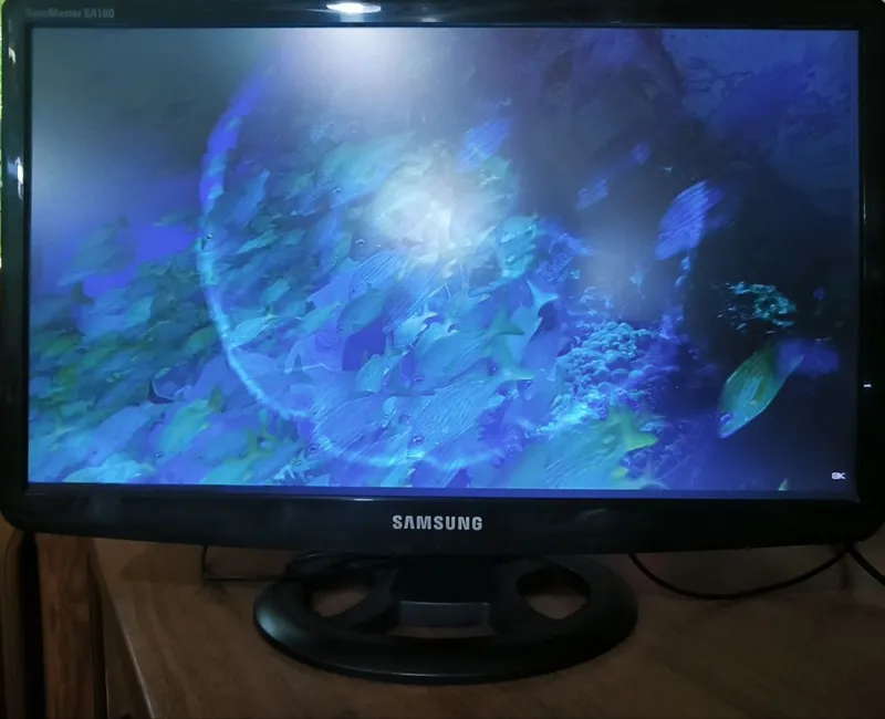 Б/у монитор Samsung 21.5" (2013 г.) + кабель и переходник | Не для игр 2