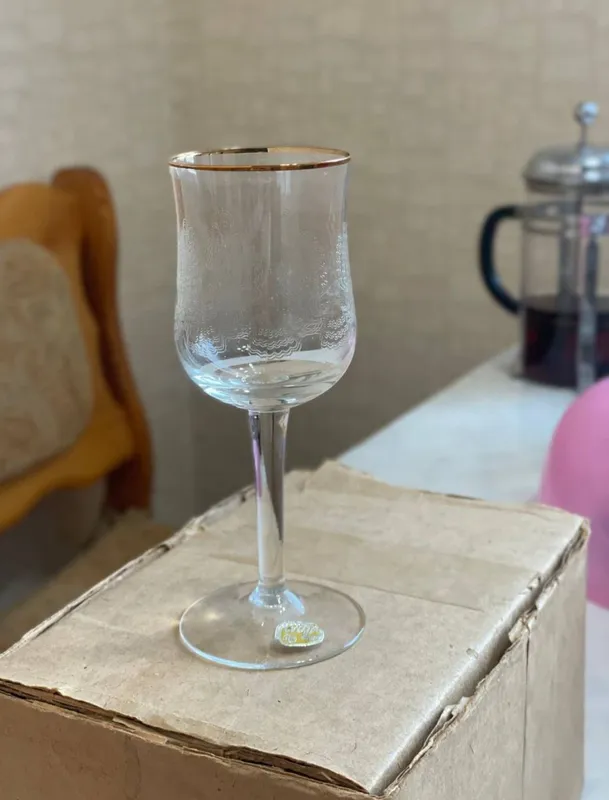 Продаю фужеры 6 штук в родной коробке ,чехословакия