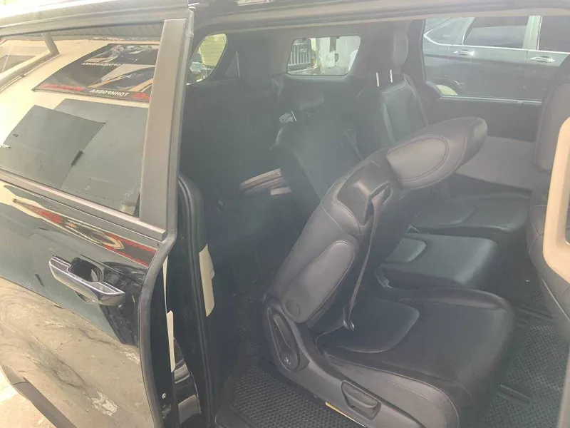 Kia carnival 2023 год 3 Kia carnival 2023 год 3