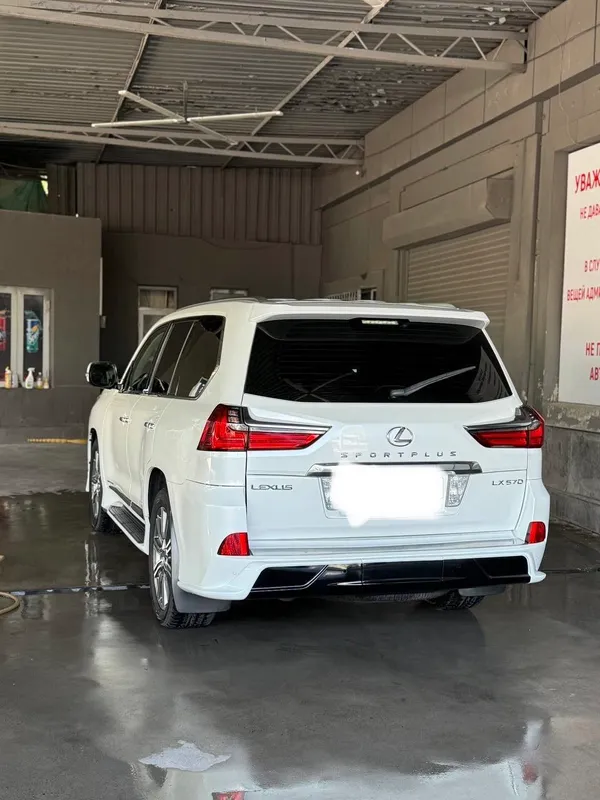 Lexus LX 570 сотилади 10