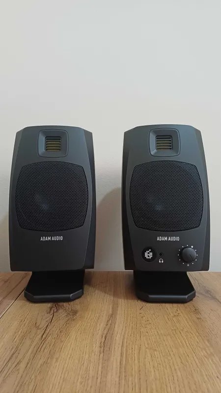 ADAM AUDIO D3V Студийные мониторы
