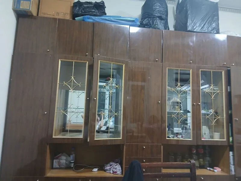 Eski mebel , gaz plita , kir yuvadigon moshina , pilisos sotiladoli