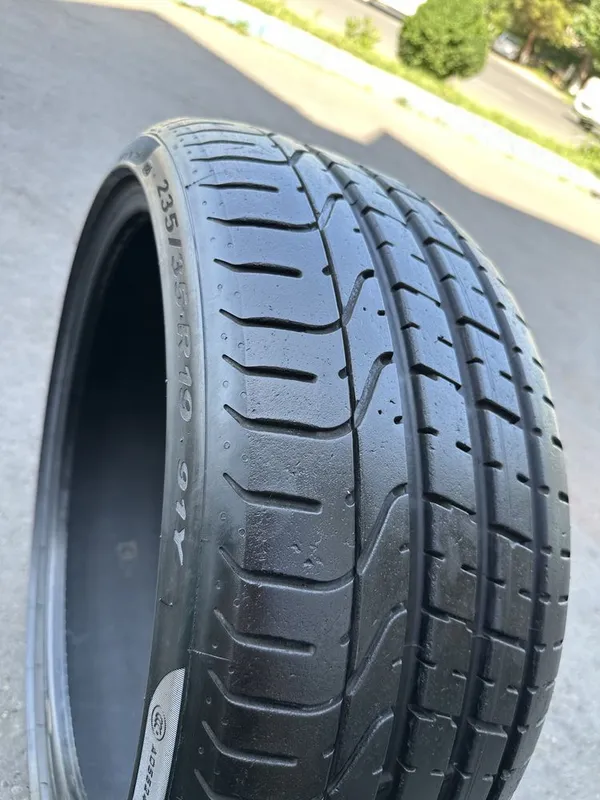 Pirelli P Zero 235/35 R19 — 1 шина, отличное состояние — фото 4 Pirelli P Zero 235/35 R19 — 1 шина, отличное состояние — фото 4