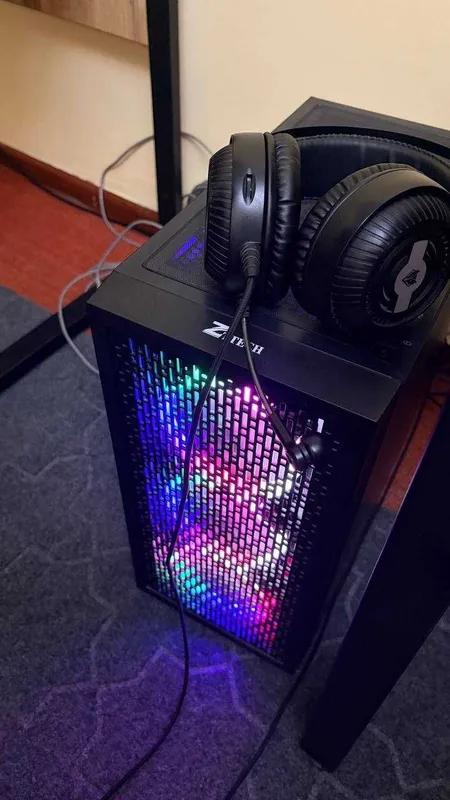 PC Kompyuter sotiladi 2 PC Kompyuter sotiladi 2