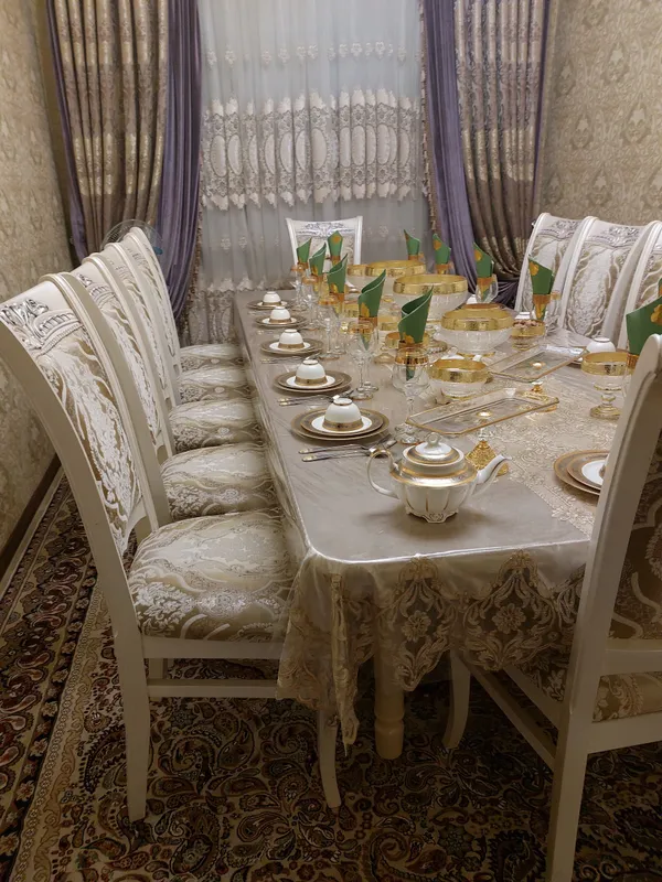 Продаётся комплект: стол и стулья 3