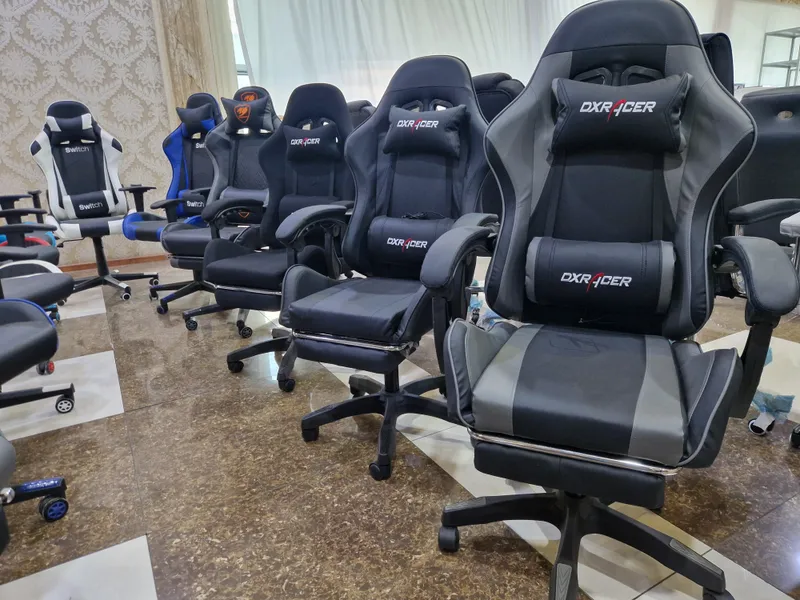 Игровое кресло DXRACER 4