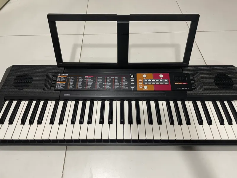 Yamaha Pianino F57 1