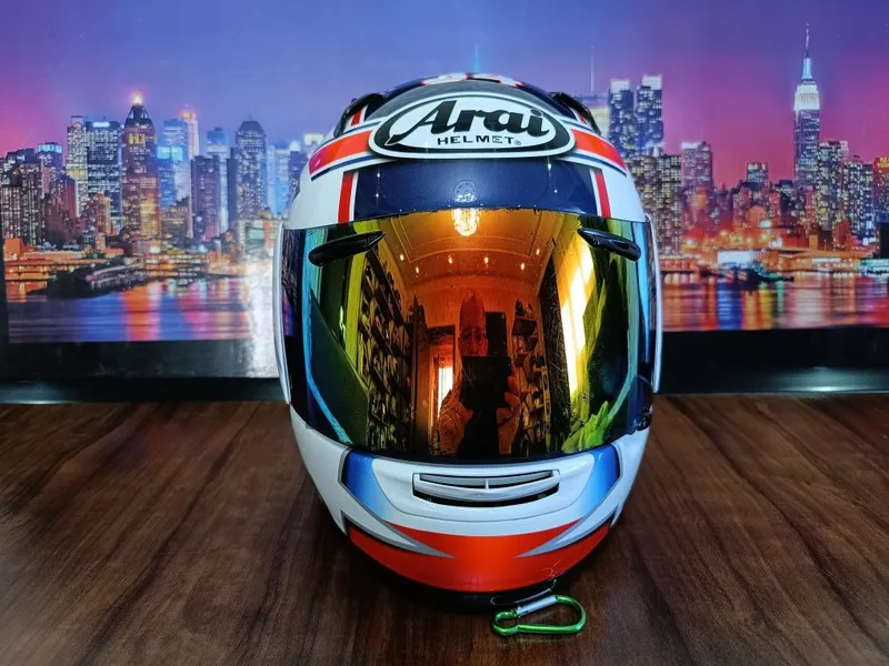 Мото шлем Японского бренда ARAI ASTRO R — фото 1 Мото шлем Японского бренда ARAI ASTRO R — фото 1