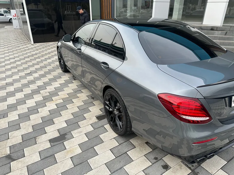 Продается оригинальный Mersedes benz E53 AMG — фото 5