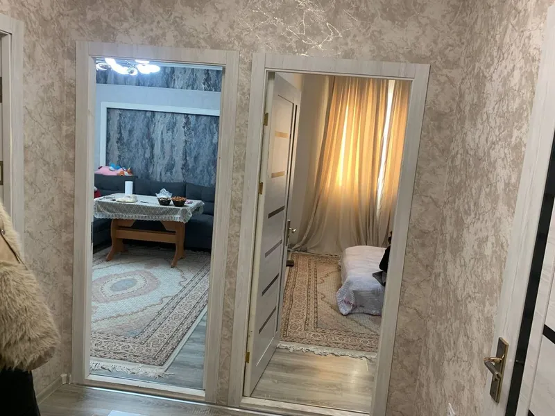 Зангиота туманида 2 хонали квартира ижарага берилади. 300у.е. — фото 1