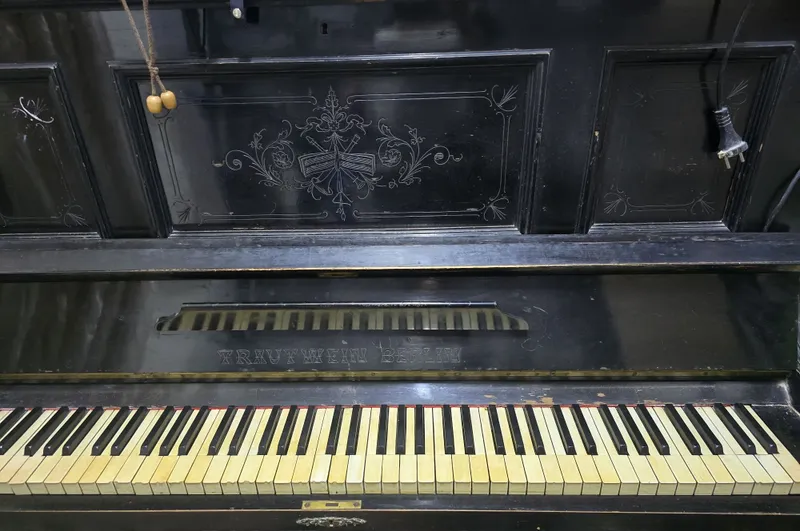 Pianinoni bepul beraman Pianinoni bepul beraman