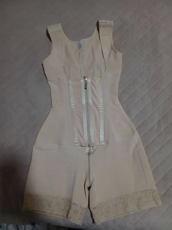 Bodiy karset S razmerda